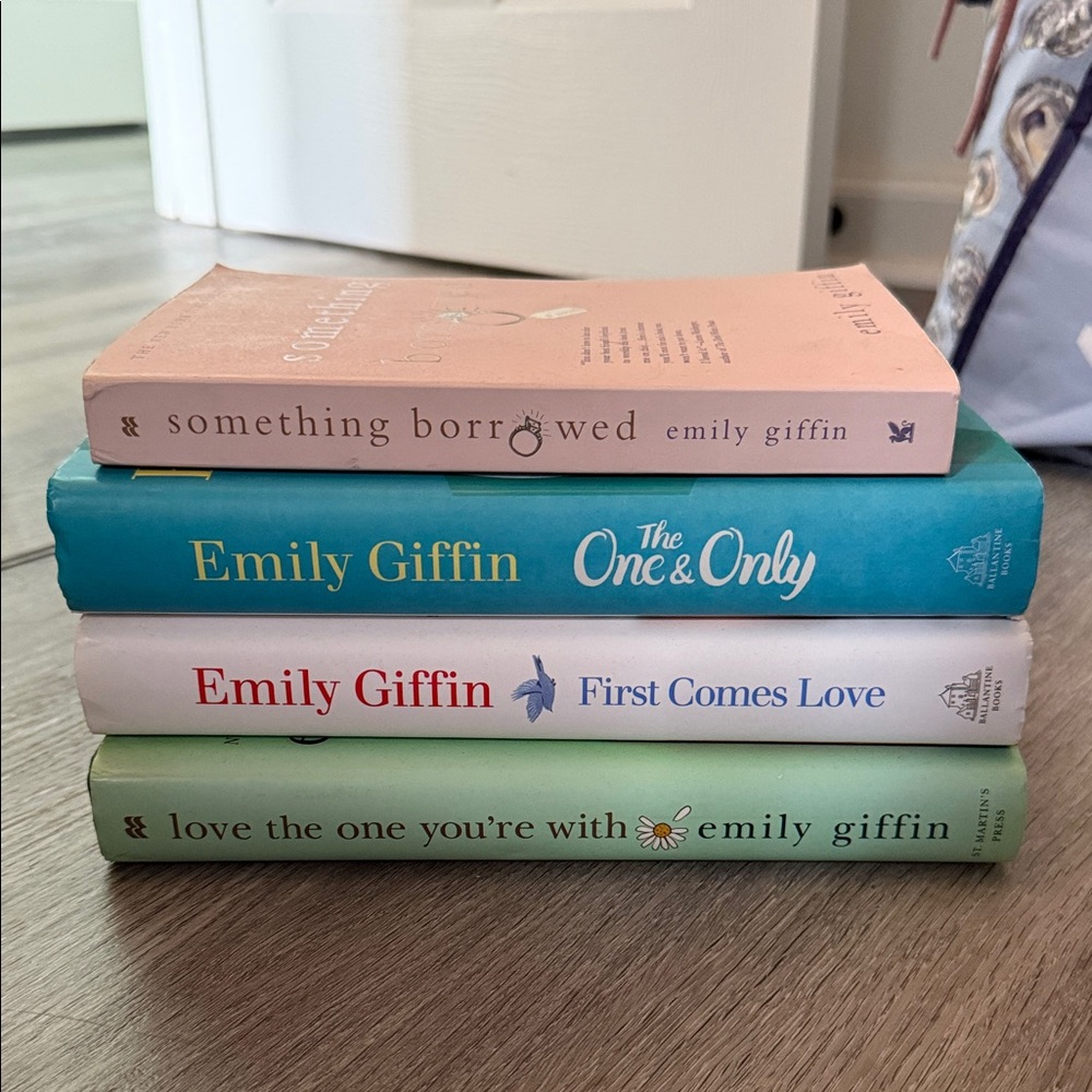 Emily Giffin Book Set
